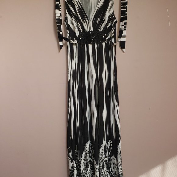 Laura Women's Size 10 Black and White (w/beads) Dress - NWOT - Picture 7 of 7